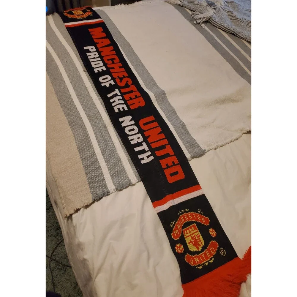 Official Manchester United Team Scarf